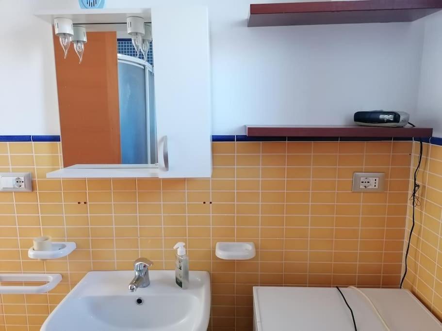 Grazioso Appartamento A Ischia Zona Pilastri Exteriör bild